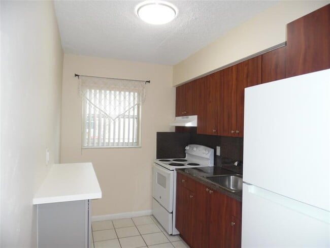 Building Photo - 7341 NW 37th St