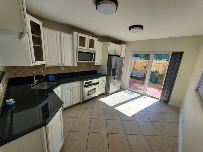 Building Photo - 313 SW 1st St