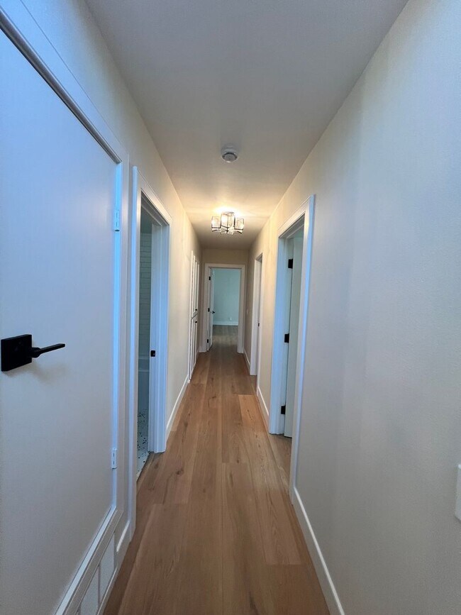 Building Photo - Complete Remodel Dearfield 3 bedroom 2.5 Bath home Ready for Lease