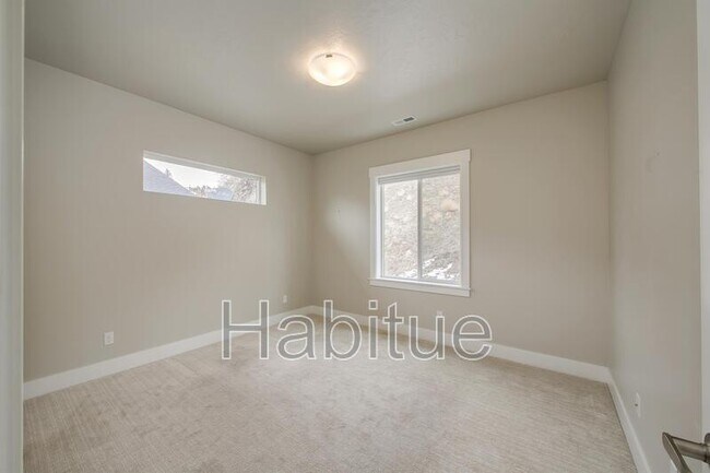 Building Photo - 2248 W Hill Terrace Ln