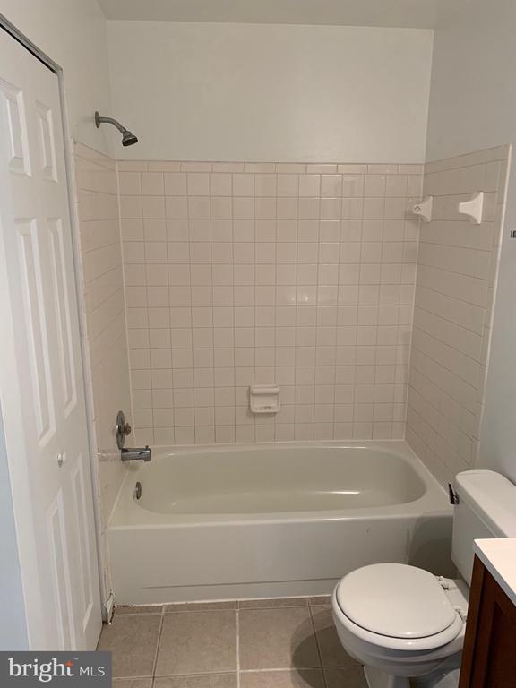 Building Photo - 13749 Avonshire Dr