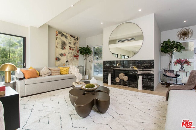 Building Photo - 1621 Malcolm Ave