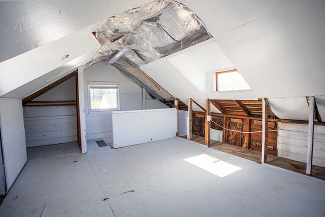 Building Photo - 517 S Hartford Ave