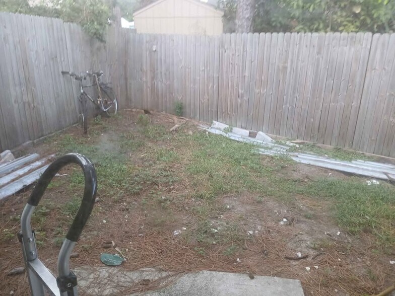 back yard fenced - 9021 W Highland Pines Dr