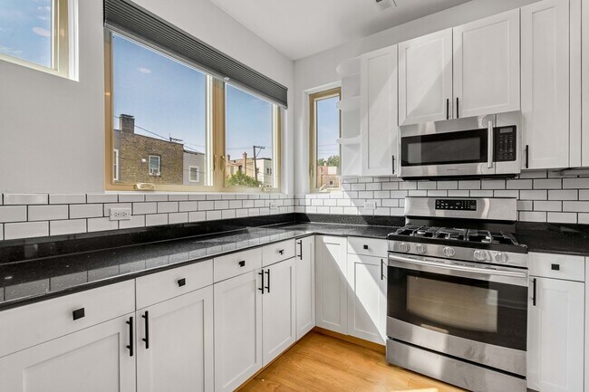 Building Photo - 3262 W Armitage Ave