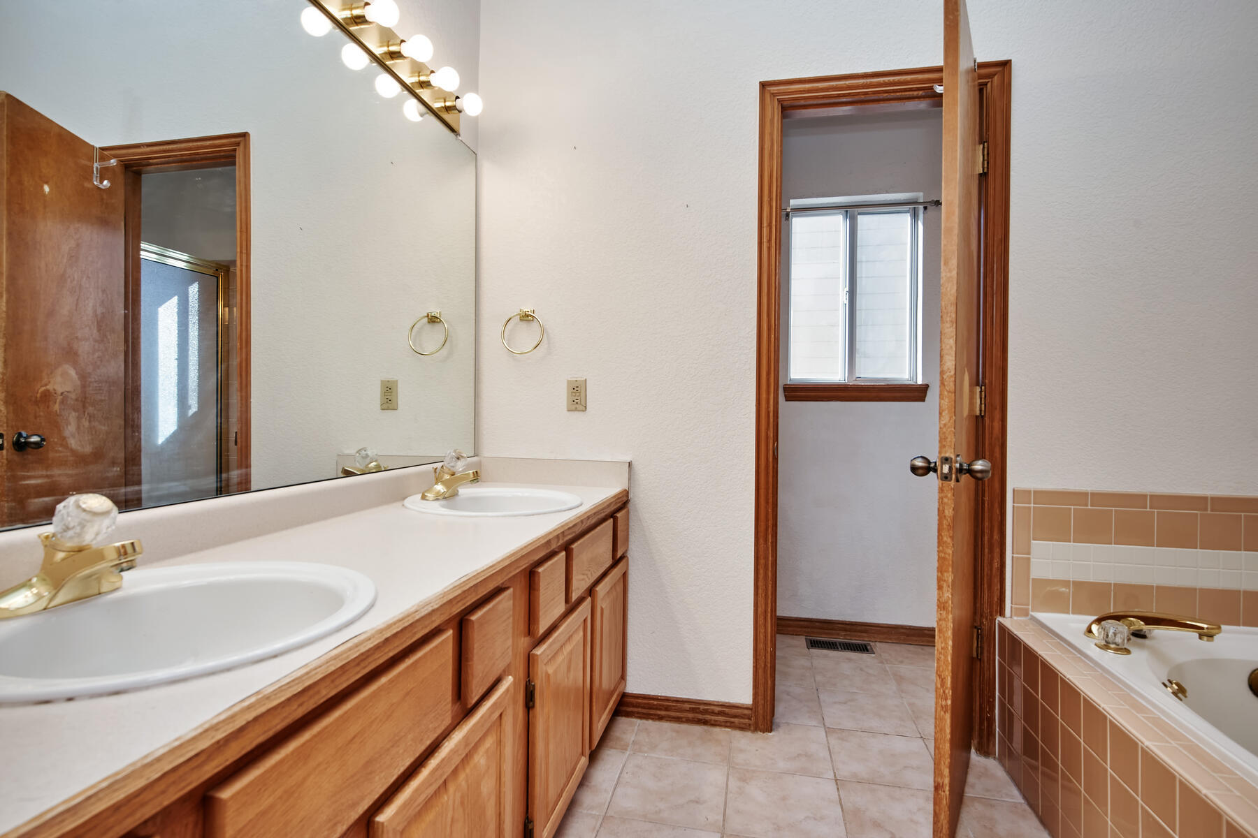 Building Photo - 3323 S Andes St