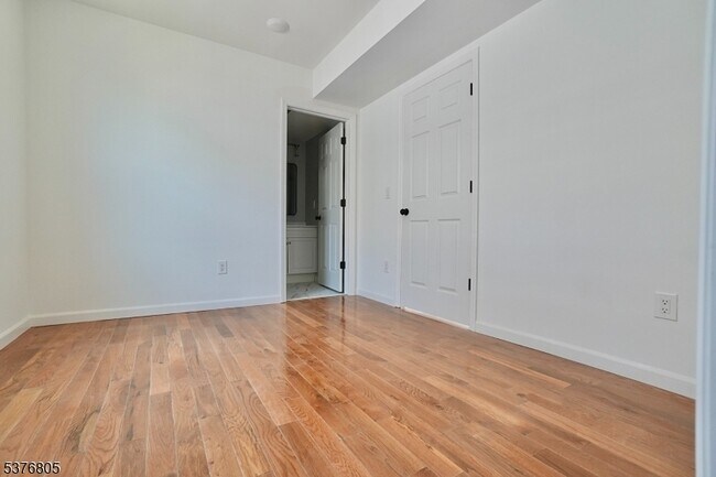 Building Photo - 264 Greylock Pkwy