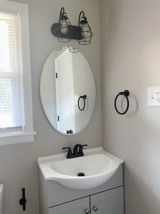 Building Photo - 4709 Cheltenham Rd