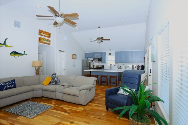 Building Photo - 131 Pieces of 8