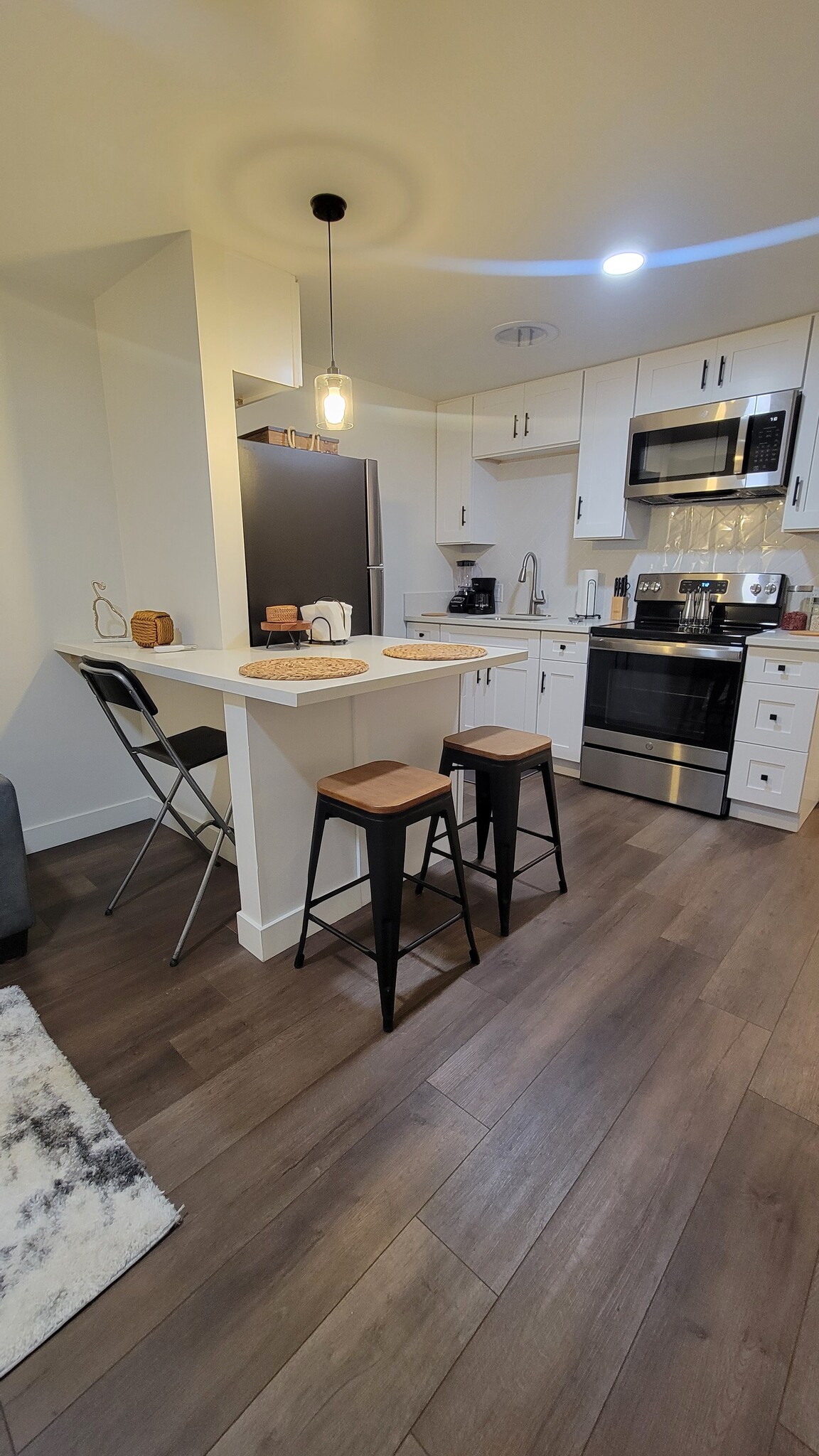 Building Photo - 2119 Las Colinas Ave