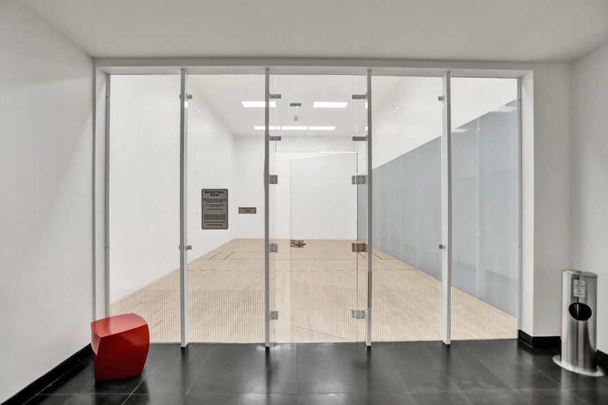 Building Photo - 1600 NE 1st Ave