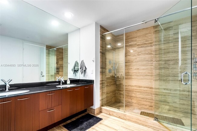 Building Photo - 16001 Collins Ave