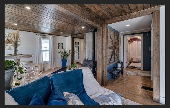 Building Photo - 14047 Military Rd