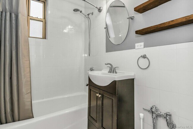 Building Photo - 67-25 Clyde St