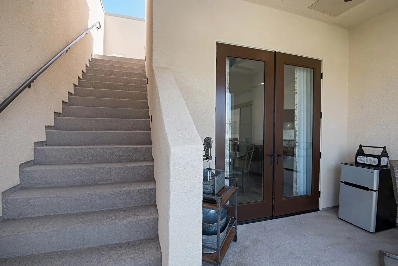 Building Photo - 168 Follyhatch