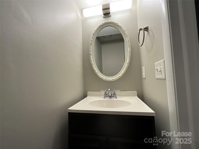 Building Photo - 7305 Pebblestone Dr