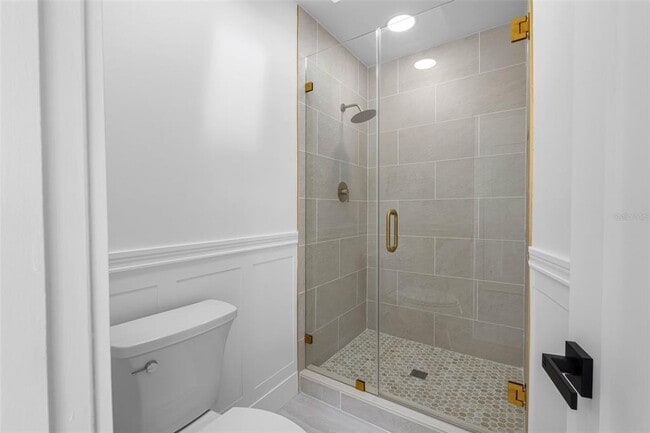 Building Photo - 520 115th Ave