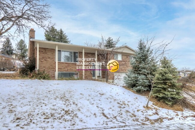 Building Photo - 4 Bedroom Cottonwood Heights Home