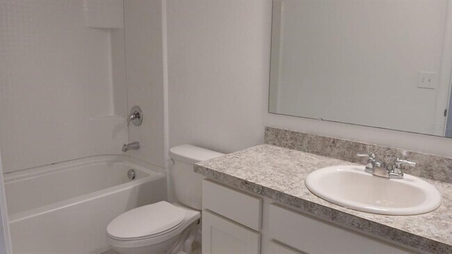 Building Photo - 541 Madison Dr
