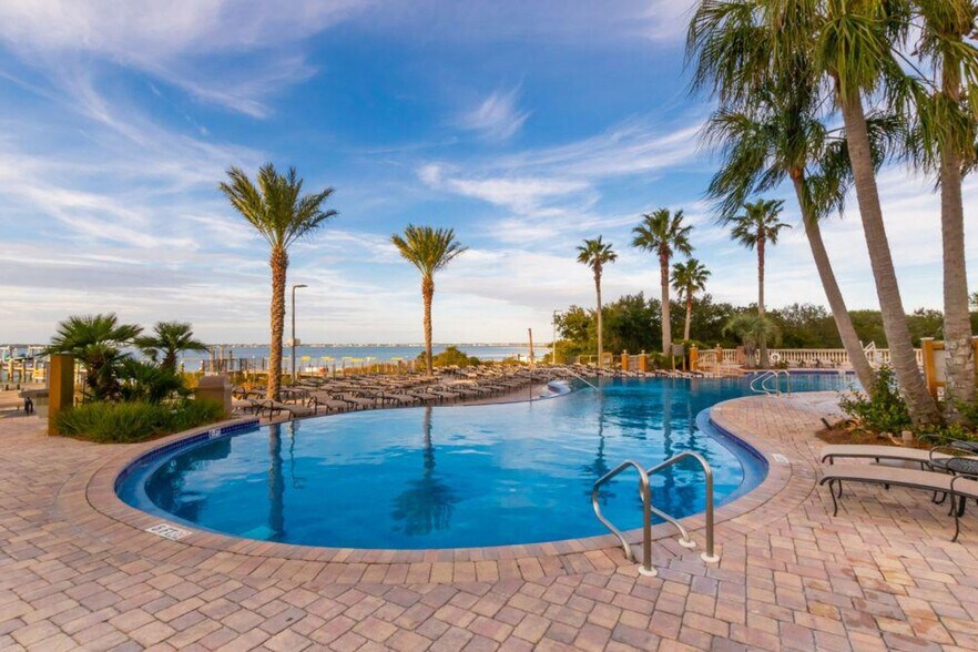 Building Photo - 2 Portofino Dr