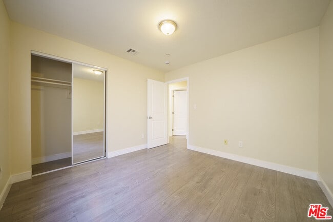 Building Photo - 6514 Brynhurst Ave