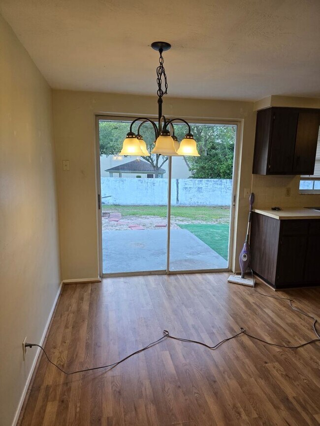 Building Photo - Move-In Ready 2BR/2BA Home