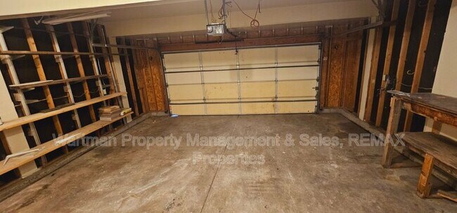 Building Photo - 6555 Holt Dr