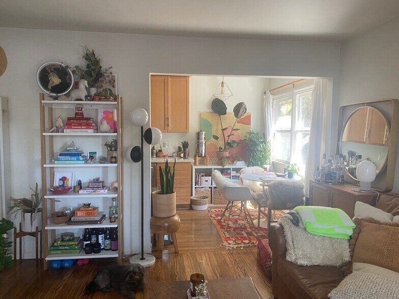 Primary Photo - 622 Venezia Ave