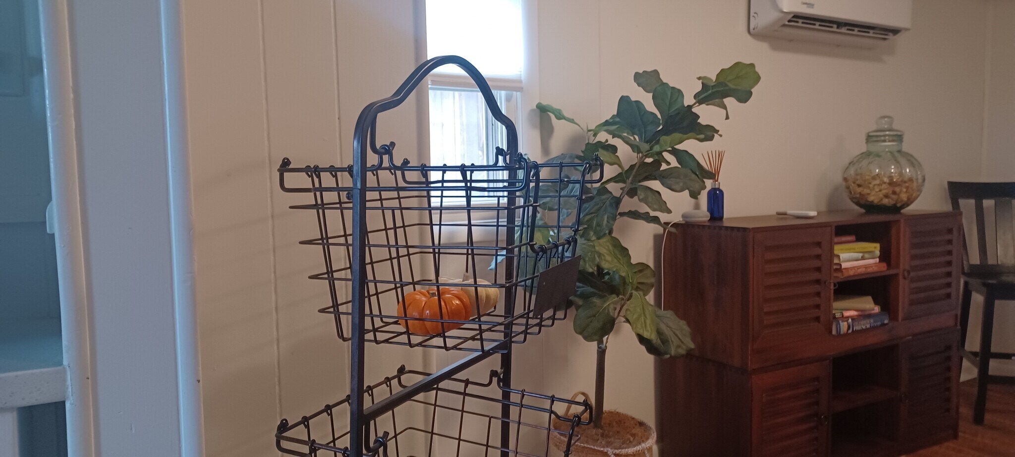 Building Photo - 402 13th ST NE