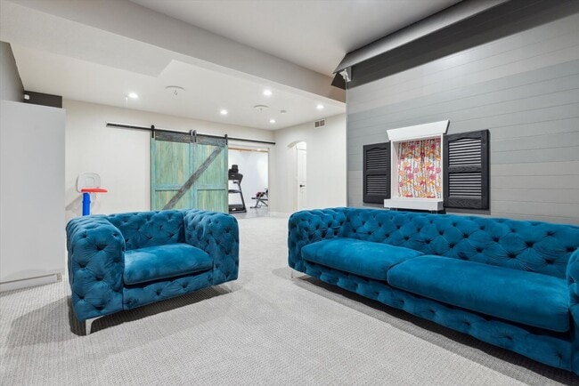 Building Photo - Luxury Home For Rent in Lowry