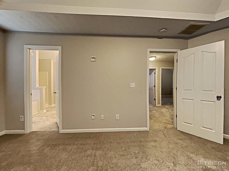 Building Photo - 80 Stony Oak Dr
