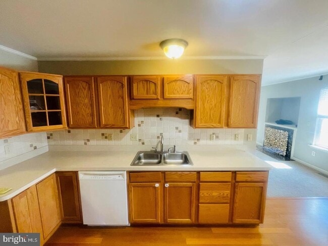 Building Photo - 711 Yorktown Blvd