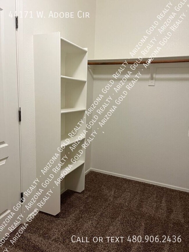 Building Photo - 44171 Adobe Cir
