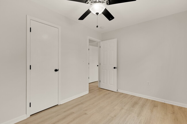 Building Photo - 6214 Kolb St