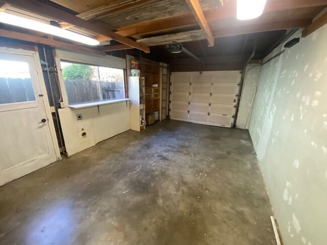 Building Photo - Charming Monterey Home