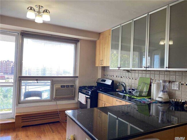 Building Photo - 97-7-97-63 63rd Rd