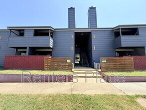 Building Photo - 1207 S Quaker Ave