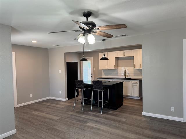 Building Photo - 2218 Farola Dr