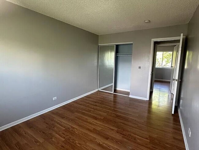 Building Photo - 1741 Bell Dr