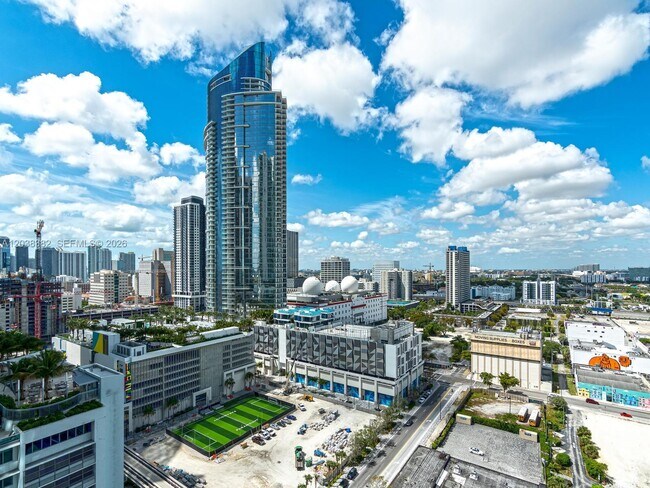 Building Photo - 1000 Biscayne Blvd