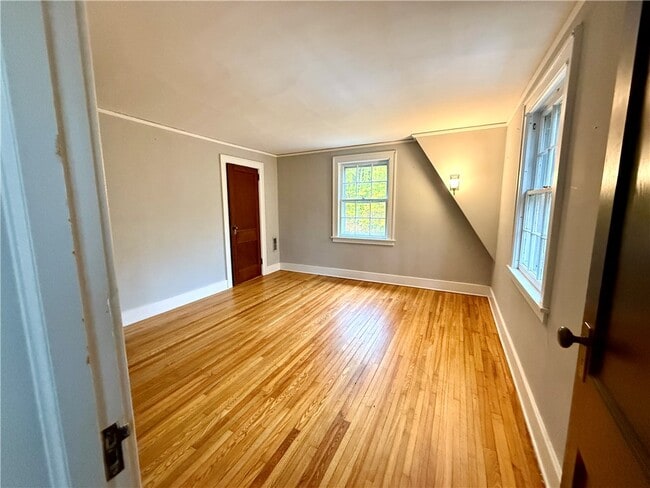 Building Photo - 221 Centennial Farm Ln