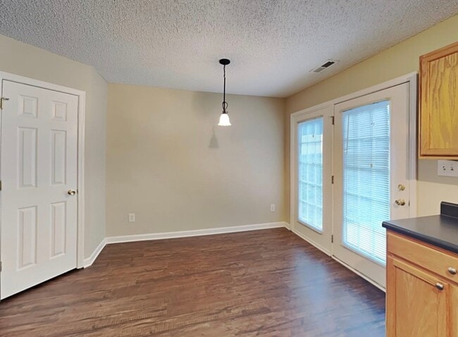Building Photo - 4407 Staffordshire Ln
