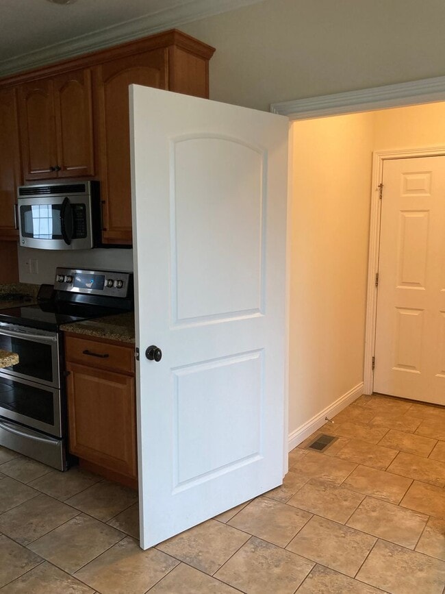 Building Photo - 108 Carriage Hills Ln