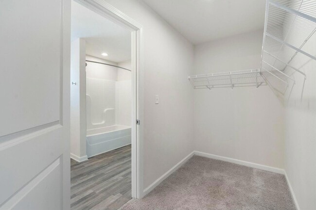 Building Photo - 610 Riverwalk Cir