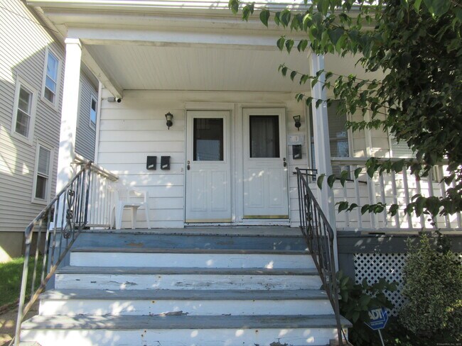 Building Photo - 330 Bradley St