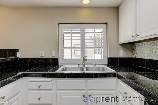 Building Photo - 2 br, 1.5 bath Condo - 730 Cory Drive, Ing...
