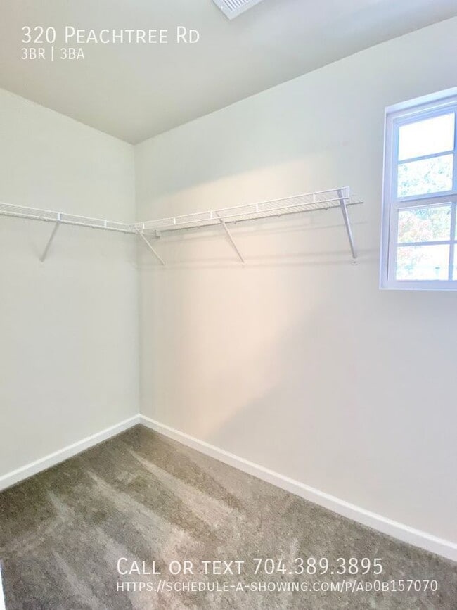 Building Photo - 320 Peachtree Rd