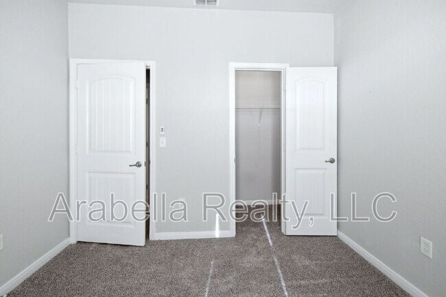 Building Photo - 5950 Larkspur Valley