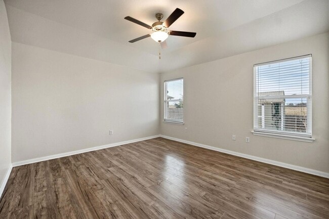 Building Photo - 197 Voss