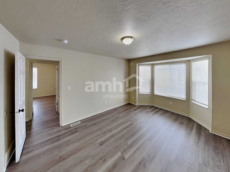 Building Photo - 1126 N 2570 W